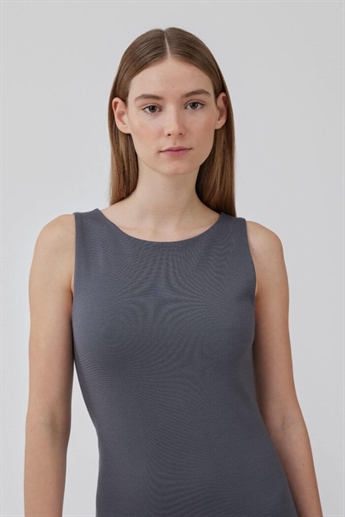 Hakan dress, Iron Gate